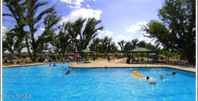 pool_jpg_mxw605_mxh311
