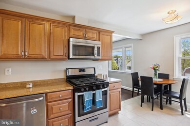 804 Woodsdale Rd, Catonsville, MD 21228 - photo 3