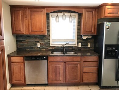 11 Enfield Rd, Warwick, RI 02886 - photo 2