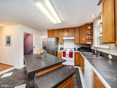 107 Land Or Dr, Ruther Glen, VA 22546 - photo 6