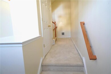 5240 Green Lawn Dr, Macungie, PA 18062 - photo 3