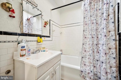 229 N 7th St, Darby, PA 19023 - photo 2