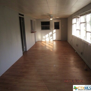 211 W Washington Ave, Copperas Cove, TX 76522 - photo 3