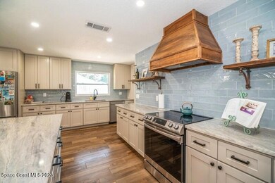 05_4658SFridayCir_177002_Kitchen_FlexMLS