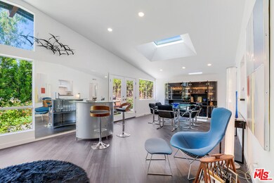 22705 Crespi St, Woodland Hills, CA 91364 - photo 2