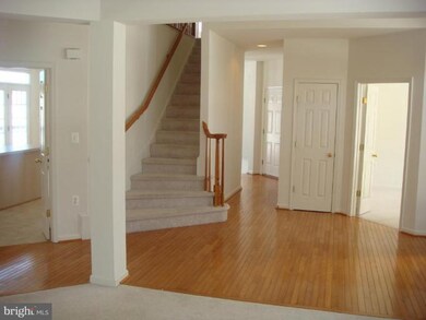 17059 Anns Brook Ct, Woodbridge, VA 22191 - photo 3