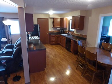 Kitchen/ Living Room