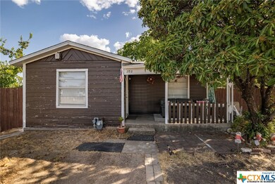 103 W Avenue A, Copperas Cove, TX 76522 - photo 2