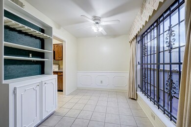 10374 Longmont Dr unit 51, Houston, TX 77042 - photo 4