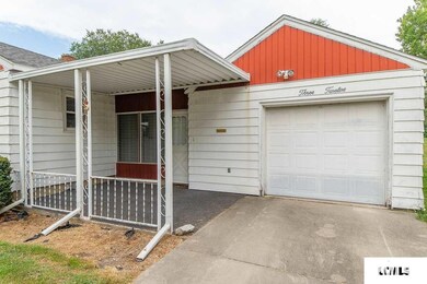312 Williamette Ave, Lincoln, IL 62656 - photo 2