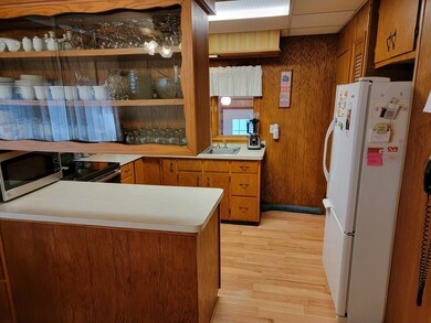 107 E Normal St, Edinboro, PA 16412 - photo 3