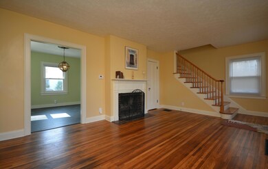 Living Room (4)