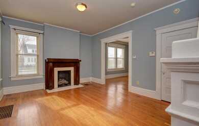 Living Room (2)