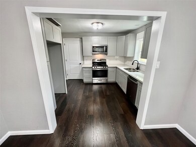 1320 Melbourne St, Houston, TX 77022 - photo 6