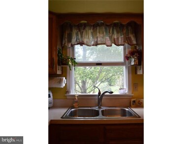 402 E 4th St, Bernville, PA 19506 - photo 3