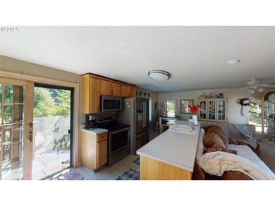 430 SE Riverside Dr, Myrtle Creek, OR 97457 - photo 6