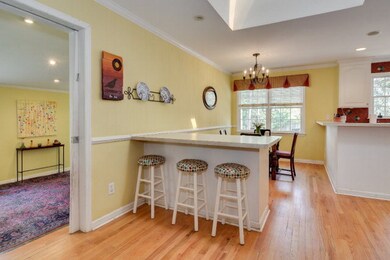 Eat-in Kitchen