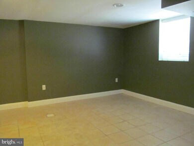 5839 Edgehill Dr, Alexandria, VA 22303 - photo 6