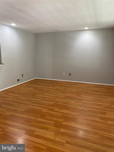 702 Oliphant Ln unit 702, Mount Laurel, NJ 08054 - photo 5