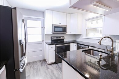 724 Krocks Ct, Allentown, PA 18106 - photo 5