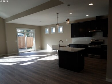 2023 SE 11th Ave, Canby, OR 97013 - photo 3