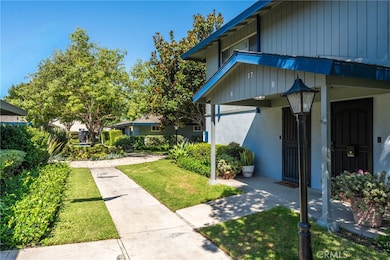 1107 W Memory Ln unit 17A, Santa Ana, CA 92706 - photo 4