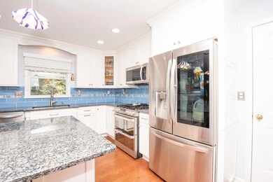 125 Woodbine Kitchen