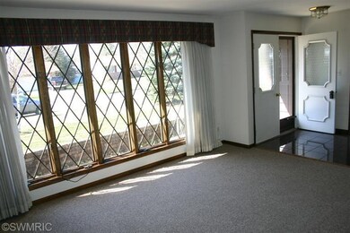 651 Birchwood Ct, Lowell, MI 49331 - photo 3