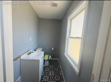 10310 W Outer Dr, Detroit, MI 48223 - photo 7