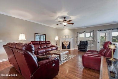 06_200 Chota Landing View_Living02