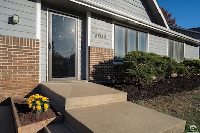 2018 Crossgate Dr, Lawrence, KS 66047 - photo 4