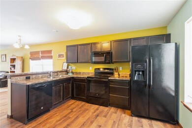 1347 F Ave NW, Cedar Rapids, IA 52405 - photo 6