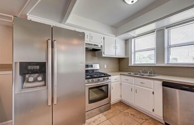 1748 Richmond Ave unit 2, Houston, TX 77098 - photo 3