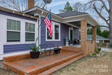 407 Walnut St, Camden, SC 29020 - photo 3