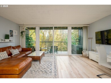 100 Kerr Pkwy unit 19, Lake Oswego, OR 97035 - photo 2