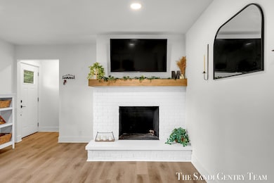 904 E Savidge St, Spring Lake, MI 49456 - photo 7