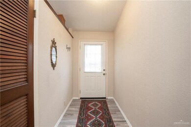 825 Santa Anna Dr, Alamo, TX 78516 - photo 4