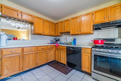 60 County Rd unit F29, Cliffwood, NJ 07721 - photo 4