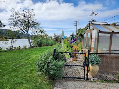 1144 Winchester Ave, Reedsport, OR 97467 - photo 5