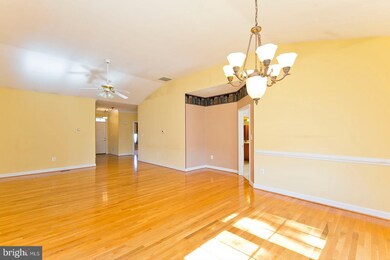 305 Lynn Dr, Stephens City, VA 22655 - photo 5