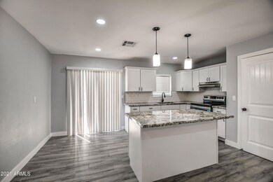 KITCHEN 1