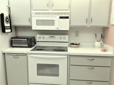 13813 N Thunderbird Blvd, Sun City, AZ 85351 - photo 7