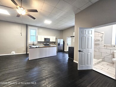 28 1/2 E Columbus Ave unit 1st fl, Pittston, PA 18640 - photo 7