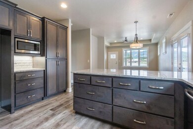 462 Eagle Rock Dr, Central Point, OR 97502 - photo 7