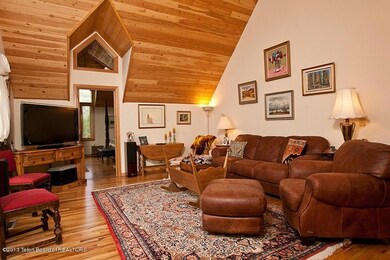 6 Master Sitting Room
