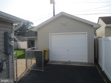 714 Hamlen Rd, Glen Burnie, MD 21061 - photo 2