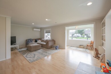 1908 10th St, Tillamook, OR 97141-08