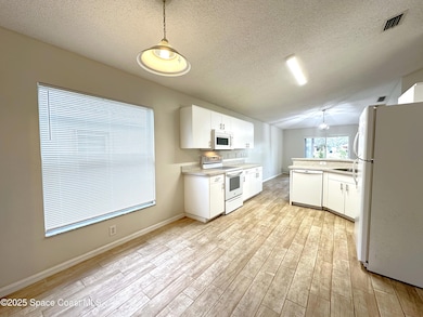 670 Benton Dr, Melbourne, FL 32901 - photo 4