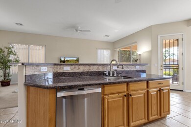 17-web-or-mls-4461-e-walnut-rd