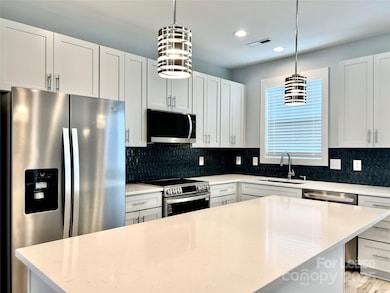 13038 John Bostar Ln unit B, Charlotte, NC 28215 - photo 4